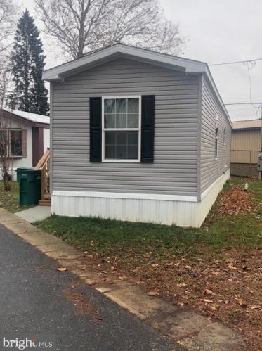 5 Daytona Blvd, Carlisle, PA 17015-8501