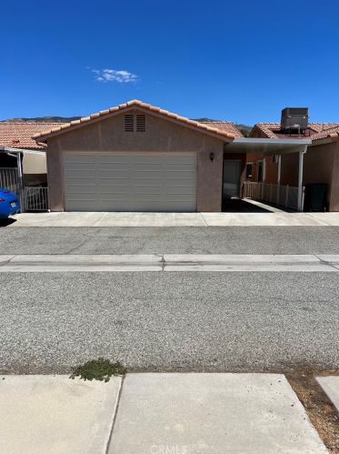 1084 Encanto Dr, San Jacinto, CA 92582-2573