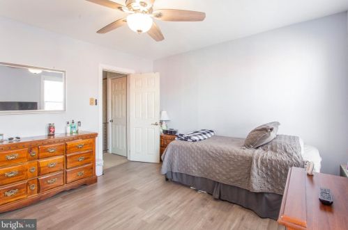 808 Belgrade St, Philadelphia PA 19125-3513 exterior