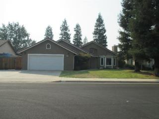 170 Magnolia Ave, Clovis, CA 93611-5441