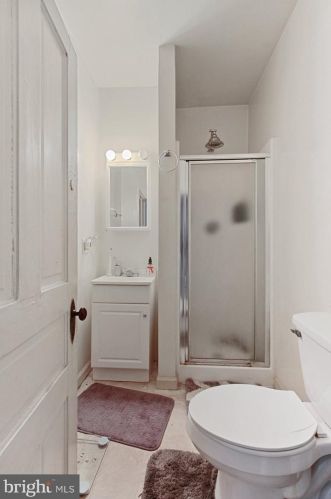 564 Broadway, Hanover PA 17331-2504 exterior