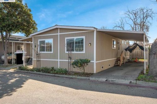 745 Spindrift St, San Jose, CA 95134-1350