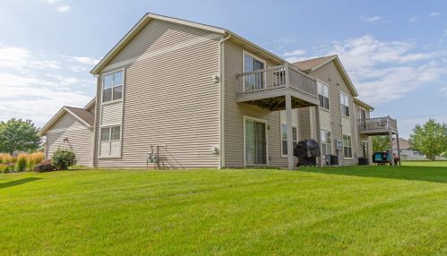 960 Arvle Cir, Sycamore IL  60178-9517 exterior