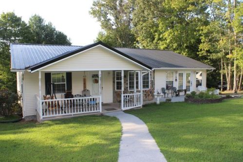 334 Shannons Rd, Jacksboro, TN 37757-4318