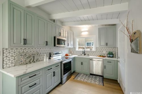 28562 Rochelle Ave, Hayward CA  94544-5454 exterior