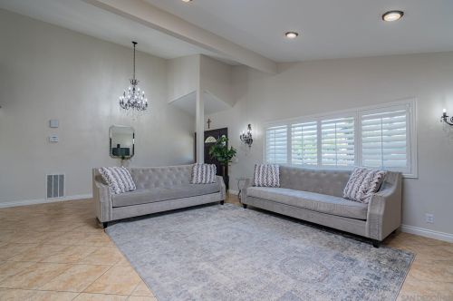 2205 Maxson St, Oceanside, CA 92054-3533