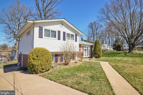 7456 Madeira Pl, Annandale, VA 22003-5604