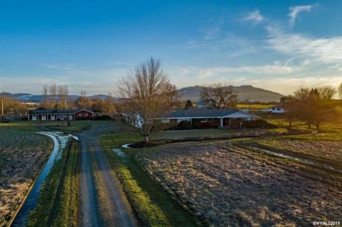 36622 Highway 34, Lebanon, OR 97355-9678