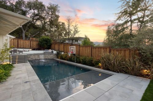 1330 Fairway Dr, Los Altos CA 94024-5358 exterior