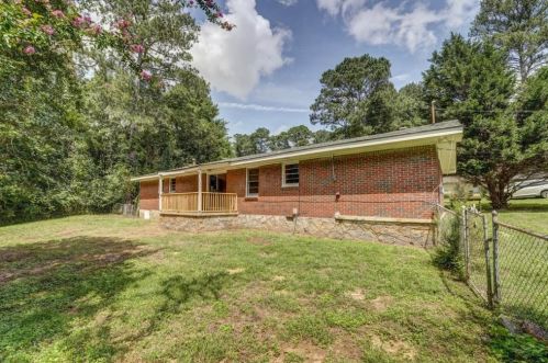 2708 Lakeview Dr, Conyers GA  30094-4944 exterior