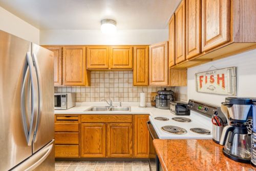 650 Mendocino Dr, Ukiah CA  95482-5606 exterior