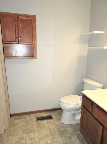 5978 Fernwood St, Saint Paul MN  55126-8462 exterior