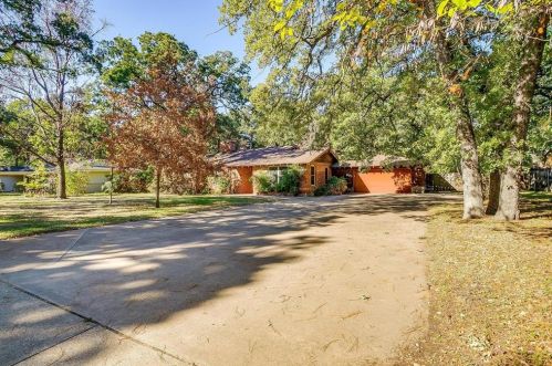 607 Club Oak Dr, Fort Worth, TX 76114-3346