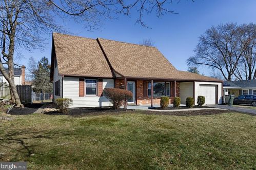 27 Echohill Ln, Willingboro, NJ 08046-2203