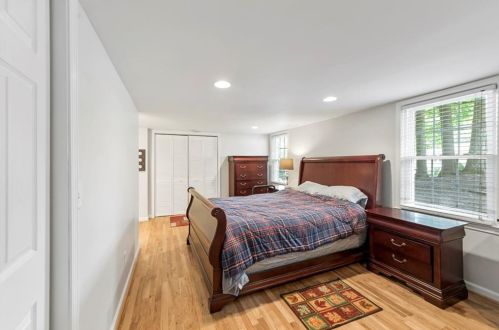 6879 Lockridge Dr, Atlanta GA  30360-1514 exterior