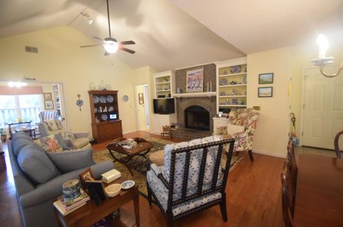 1657 Fairway Place Ln, Mount Pleasant, SC 29464-9500