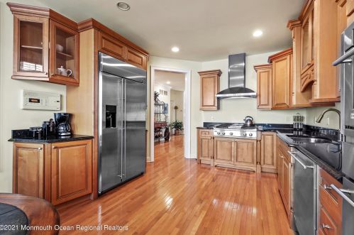 28 Hazelwood Ter, Tinton Falls NJ 07724-2775 exterior