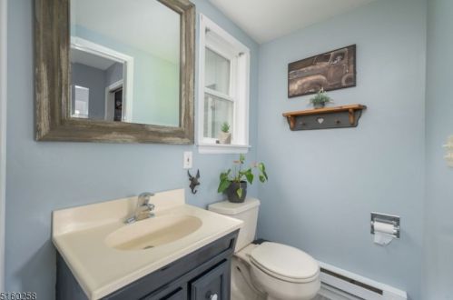 19 Drakestown Rd, Hackettstown NJ  07840-5649 exterior