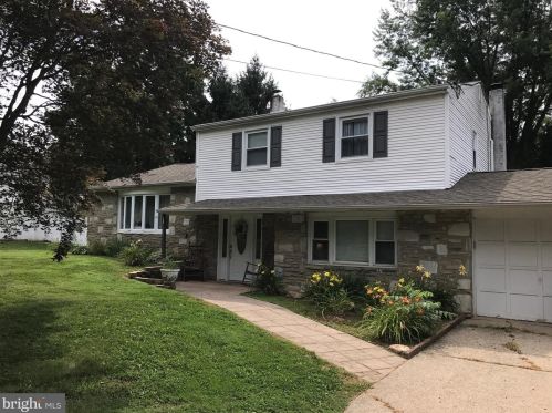 810 Holland Rd, Southampton, PA 18966-1823