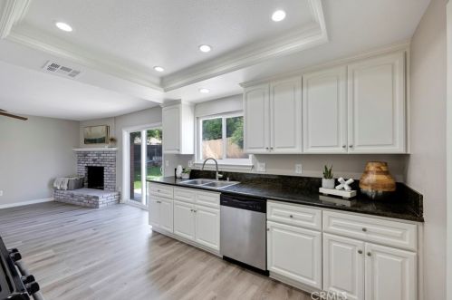 6969 Hillside Ave, Riverside CA  92504-2071 exterior