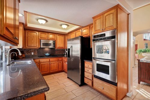 13575 Quiet Hills Dr, Poway, CA 92064-5258