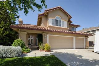 620 Ravenna St, Livermore, CA 94551-6161