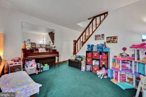 47 Maple Ave, Primrose PA 17901-8950 exterior