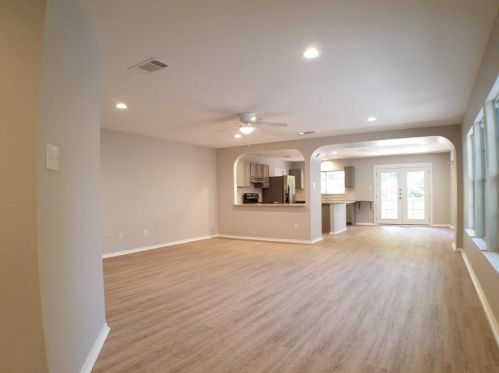 11208 Blairview Ln, Austin TX  78748-3911 exterior