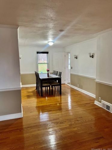 976 Storrs Rd, Storrs Mansfield CT  06268-2611 exterior