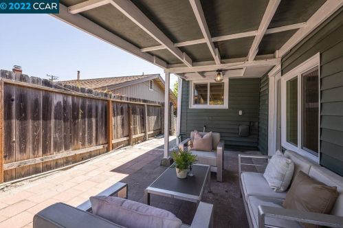 18387 Crest Ave, Hayward CA  94546-2723 exterior