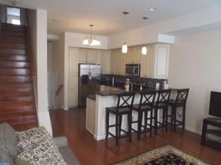 2809 Poplar St, Philadelphia PA  19130-1222 exterior
