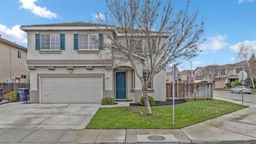 698 Sagewood Ln, Tracy, CA 95377-8717