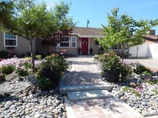 2521 Iris Ave, Visalia, CA 93277-4253