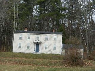 123 South Rd, Winthrop, ME 04364-3205