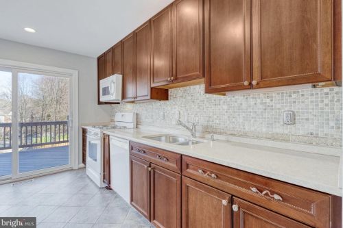 7769 Asterella Ct, Springfield VA  22152-3133 exterior
