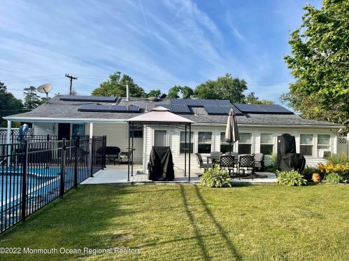 45 Charles Ave, Lakehurst, NJ 08759-4917