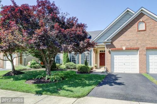 8030 Montour Heights Dr, Gainesville, VA 20155-3833