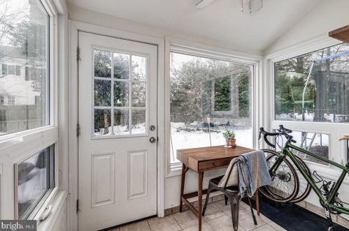 5 Queenston Pl, Princeton NJ  08540-3820 exterior