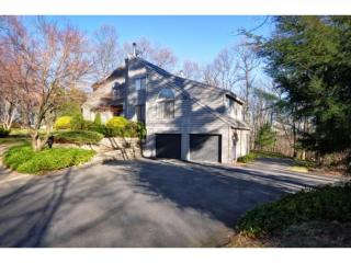 5 Hunter Dr, Derry, NH 03038-4860