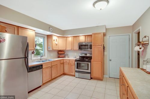 2025 Bluestone Ln, Saint Paul MN  55122-2830 exterior