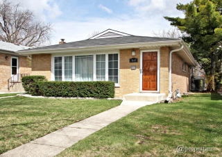 5440 Arcadia St, Skokie, IL 60077-1153