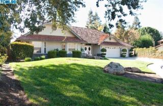 1327 Paradise Ct, Visalia, CA 93292-5592