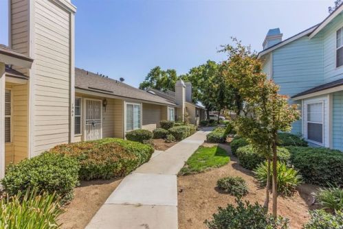 1564 Mayflower Way, Clovis, CA 93612-2468