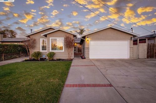 1129 Apache St, Livermore, CA 94551-1830