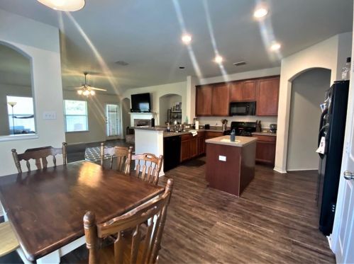 1248 Mountain Air Trl, Fort Worth TX  76131-5445 exterior