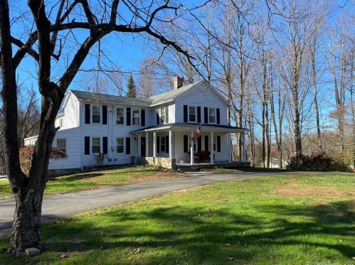 623 Elm St, Upper Stepney CT  06468-1804 exterior