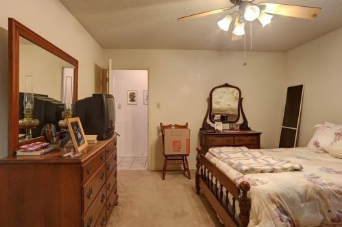 2010 Embassy Way, Carrollton TX 75006-1706 exterior