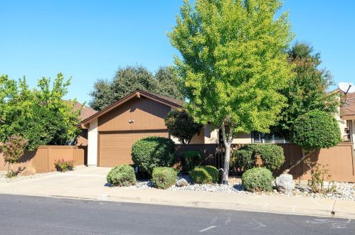 1937 Post Oak Dr, Modesto, CA 95354-1633