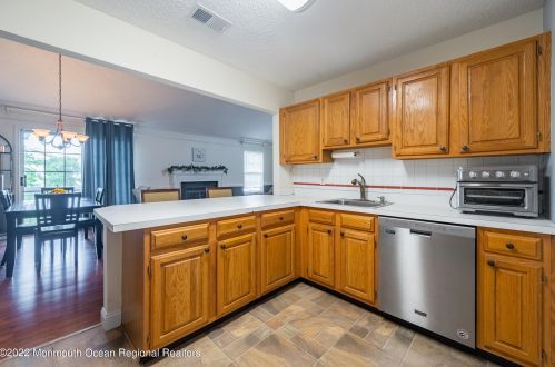 62 Des Moines Ct, Tinton Falls NJ 07712-3188 exterior