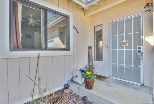 8526 Snow White Dr, El Cajon, CA 92021-2082